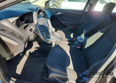 2018 Ford Focus Se z USA, uszkodzony, nr VIN 1FADP3F29JL210836